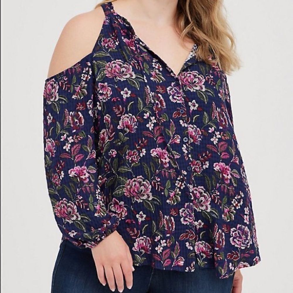 NWT Torrid Navy Floral Crinkle Gauze Blouse